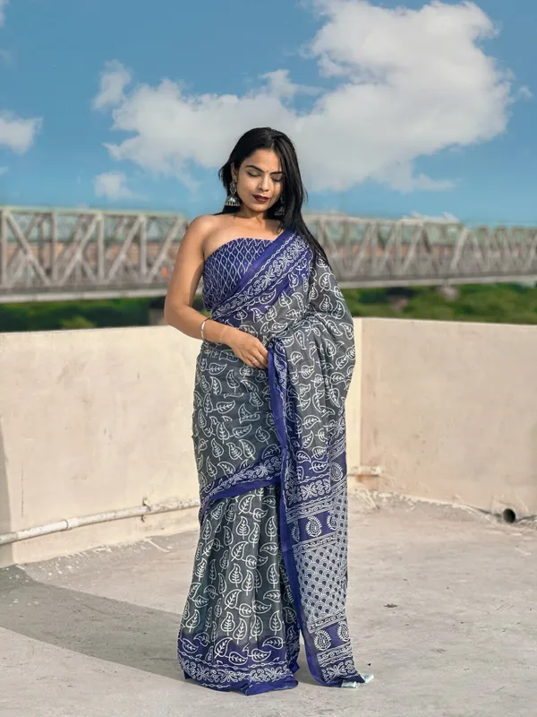 HANDICRAFT_WOMEN'S_Ikkat_PRINT_PURE_SOFT_COTTON_SAREE_WITH_BLOUSE_PIECE_With_Blouse_Piece